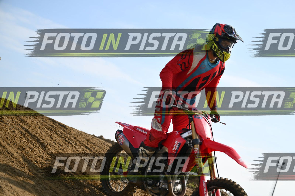 CRF ALL RED - YELLOW ORANGE BLACK HELMET · DSH_2588