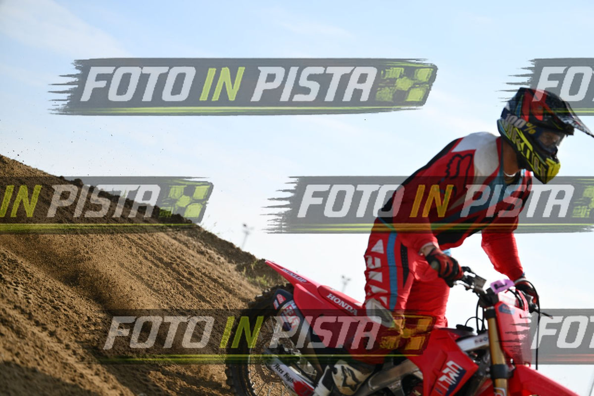 CRF ALL RED - YELLOW ORANGE BLACK HELMET · DSH_2589