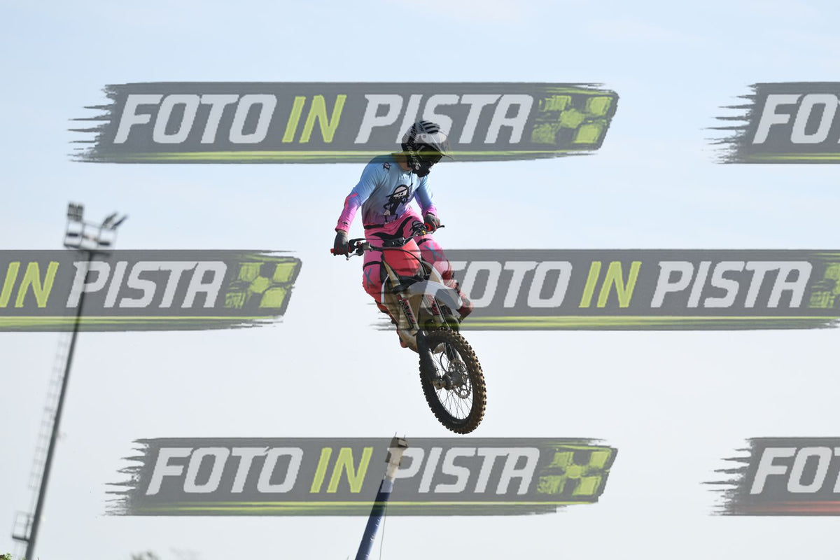 PINK BLUE SUITE - RED WHITE MOTO · DSH_2632