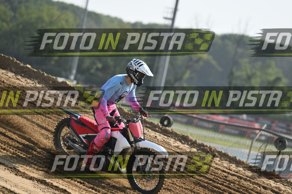 PINK BLUE SUITE - RED WHITE MOTO · DSH_2642