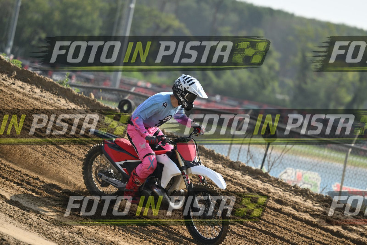 PINK BLUE SUITE - RED WHITE MOTO · DSH_2643