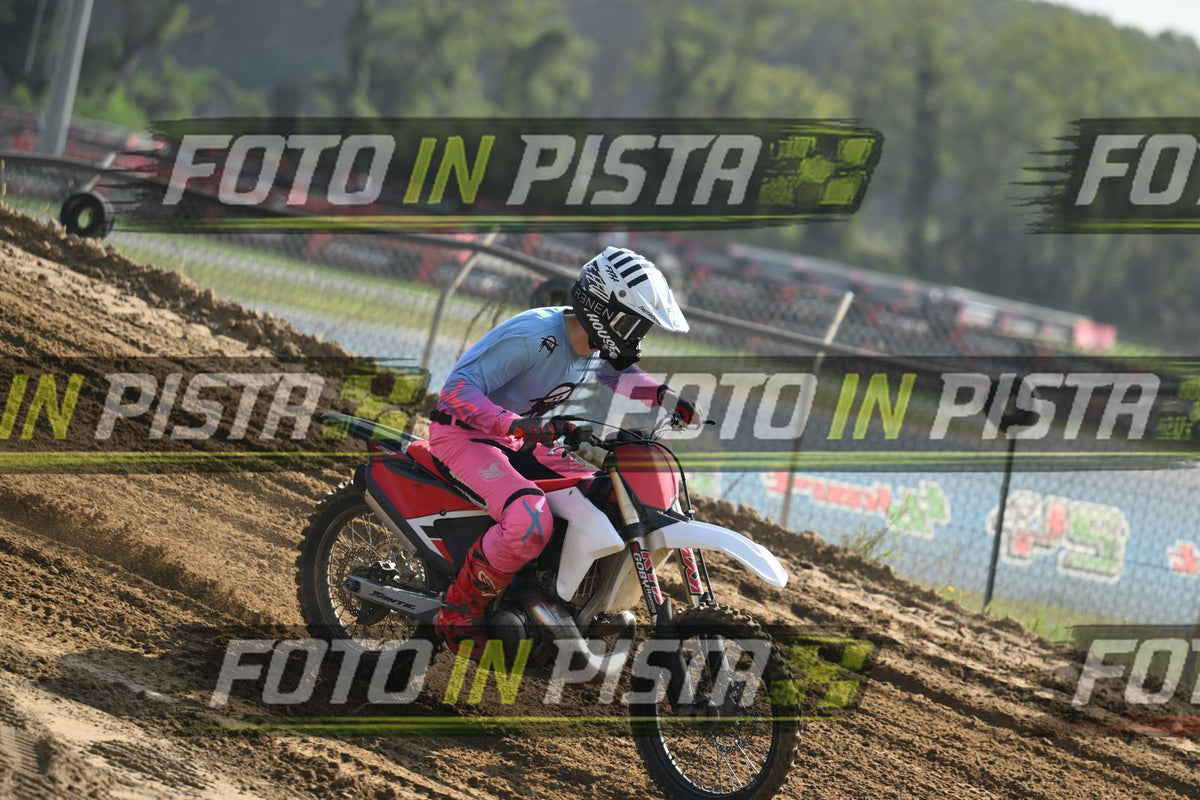 PINK BLUE SUITE - RED WHITE MOTO · DSH_2644