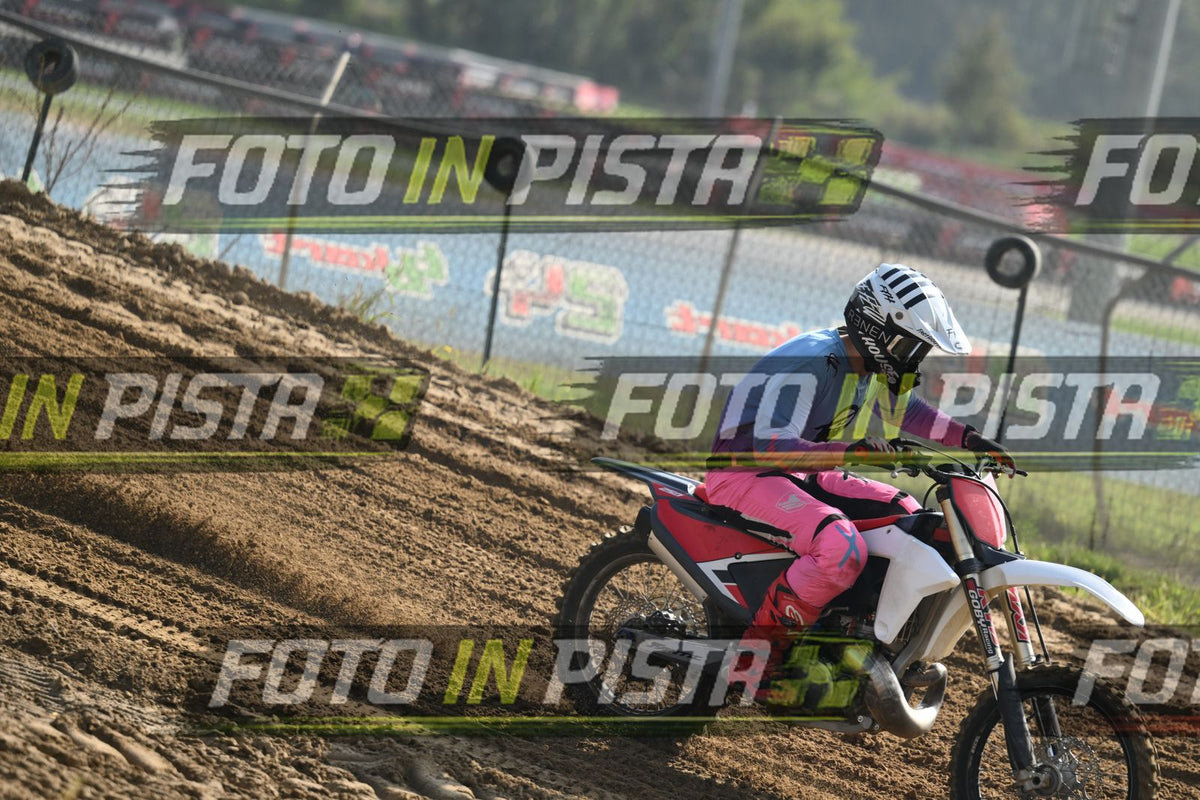 PINK BLUE SUITE - RED WHITE MOTO · DSH_2645