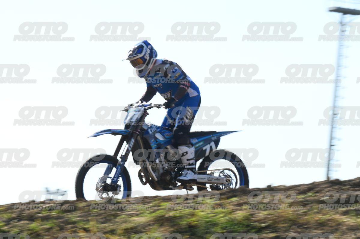 71 · DSH_2818