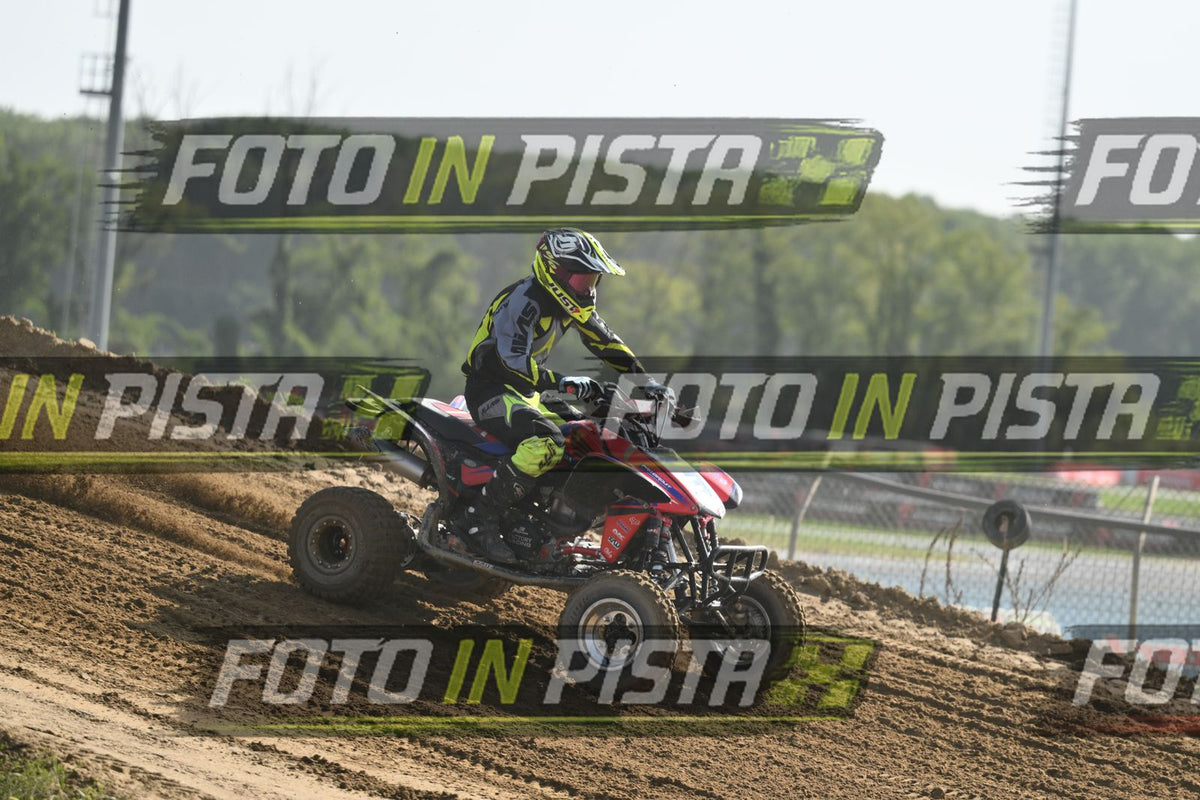 QUAD 3 · DSH_2930