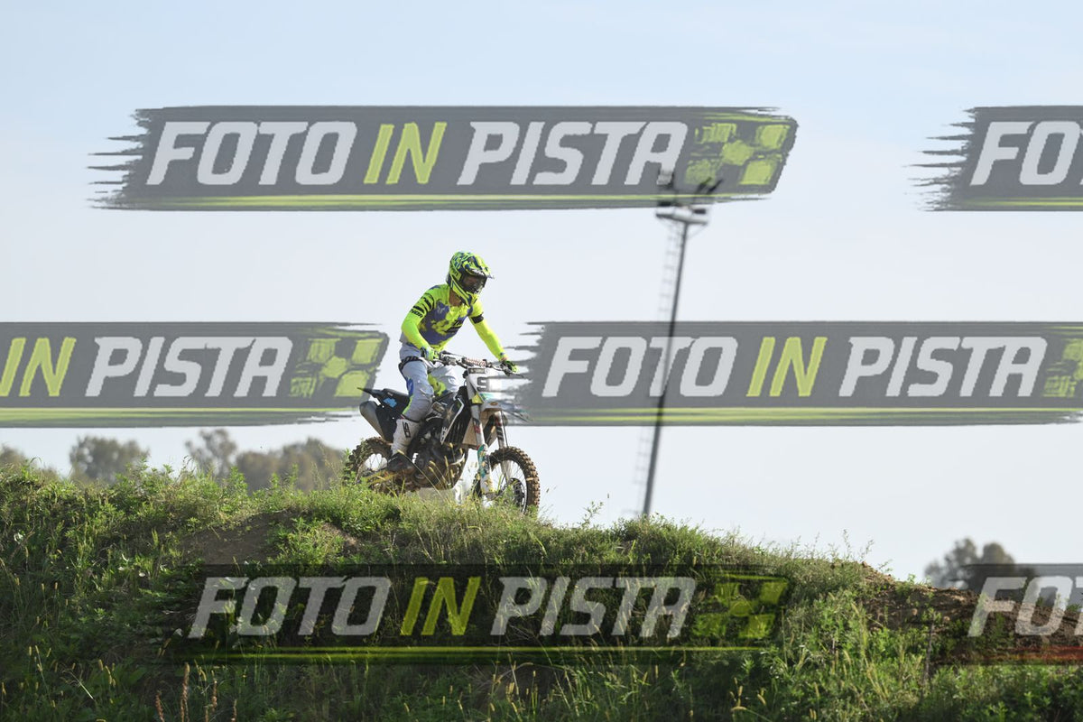 94 · DSH_2933