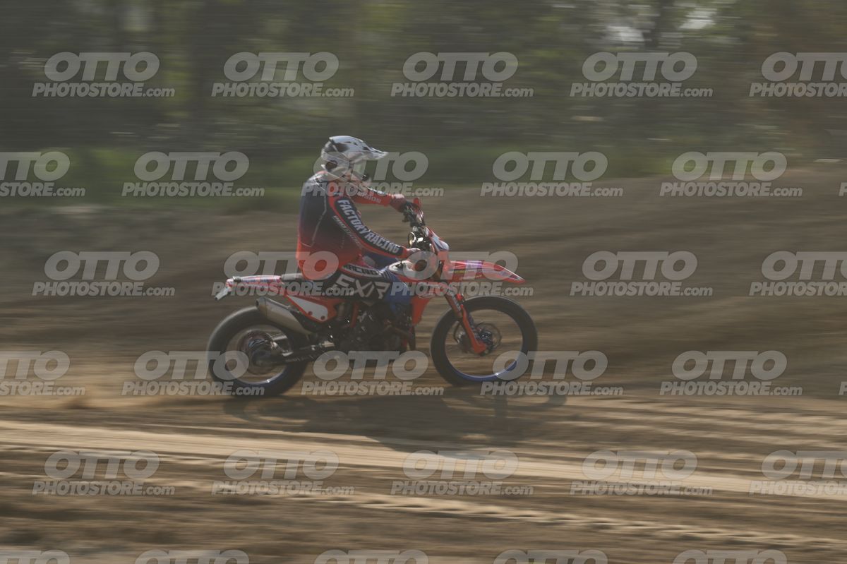 BETA RR RED WHITE BLUE - RED BLACK FXR SUIT WITH BLUE PANTS - WHITE RED HELMET WITH GREEN GOGGLES · DSH_2943