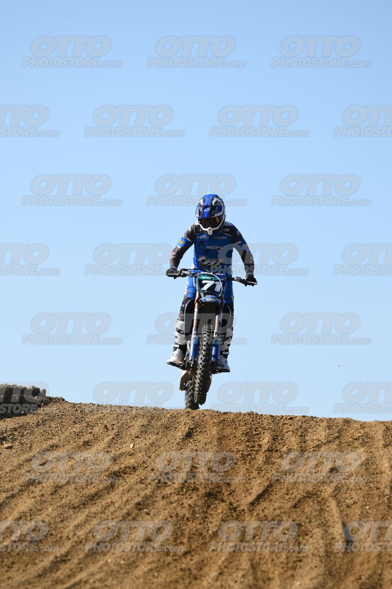 71 · DSH_2985