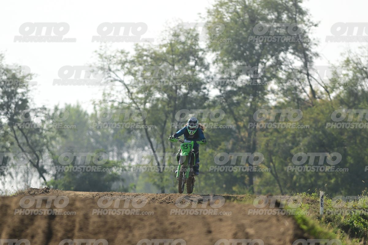 YOUNG 137 · DSH_3027