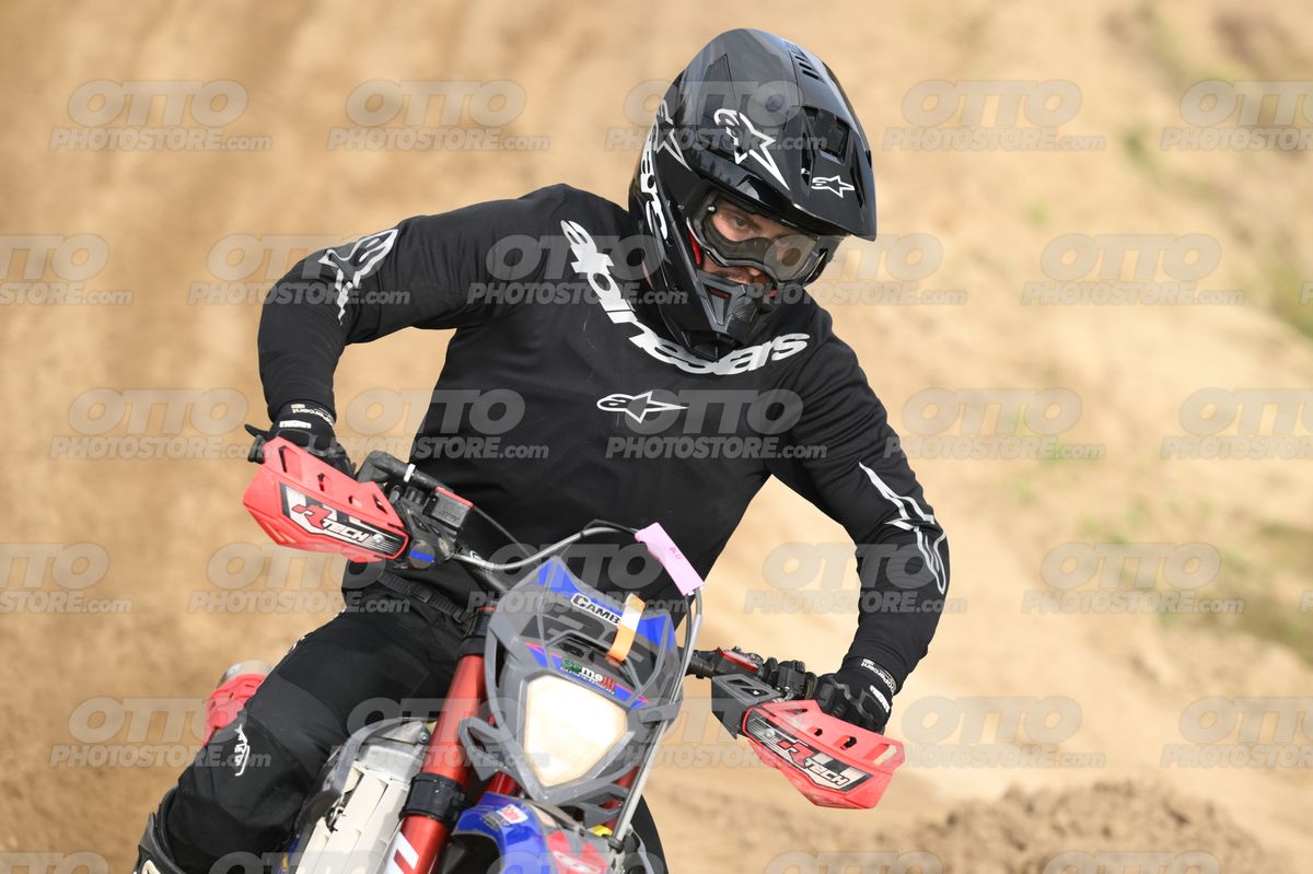 0 - BETA ALL BLACK · DSH_3132