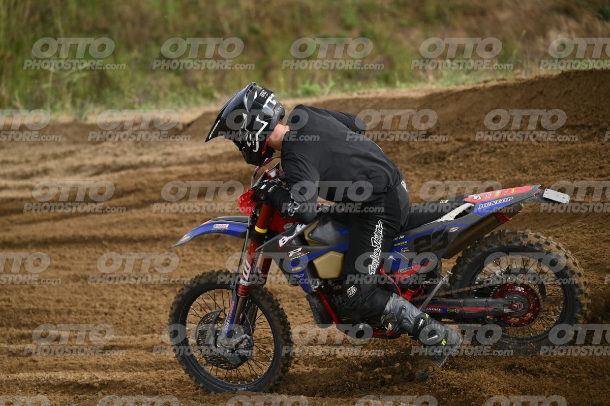 0 - BETA ALL BLACK · DSH_3137