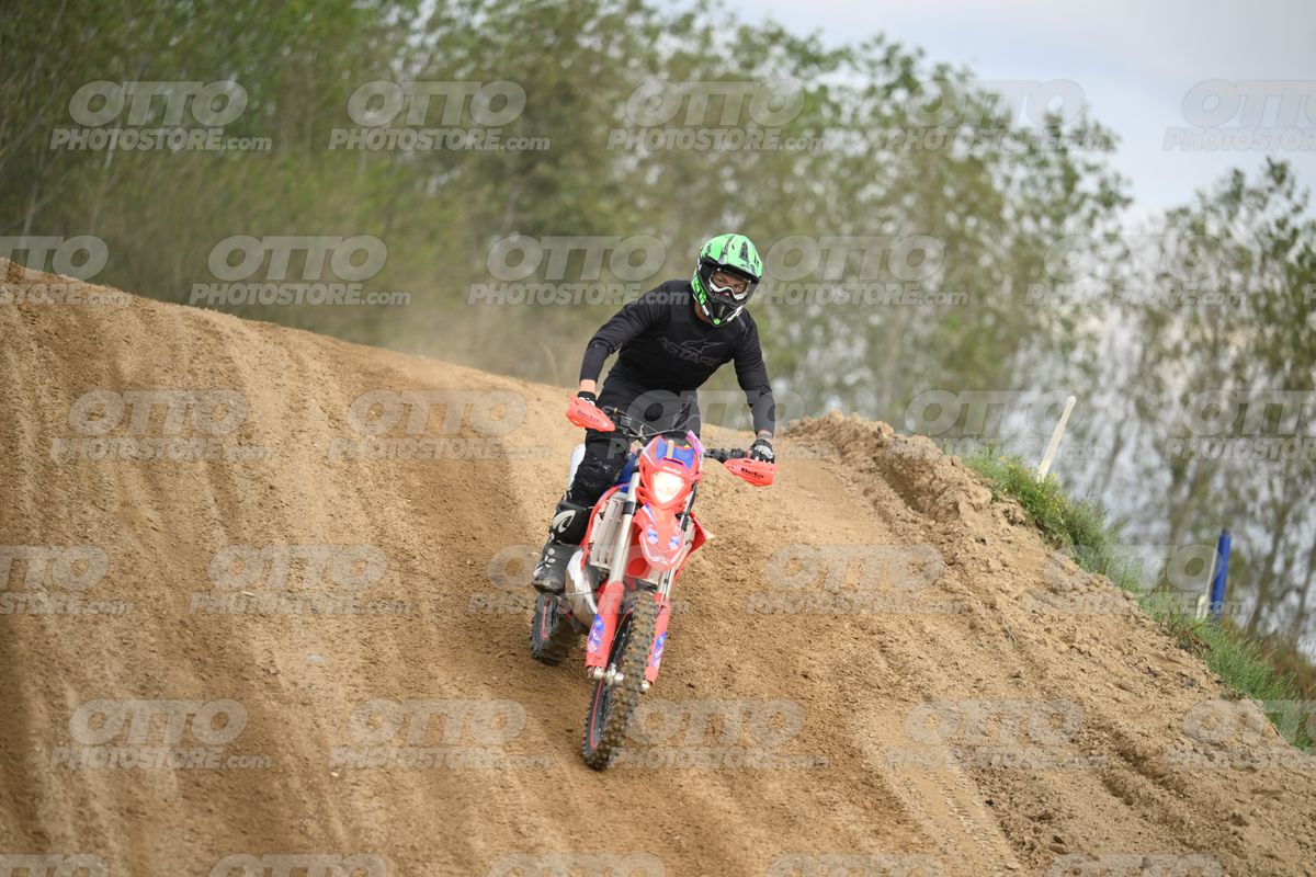 0 - BETA GREEN HELMET · DSH_3171