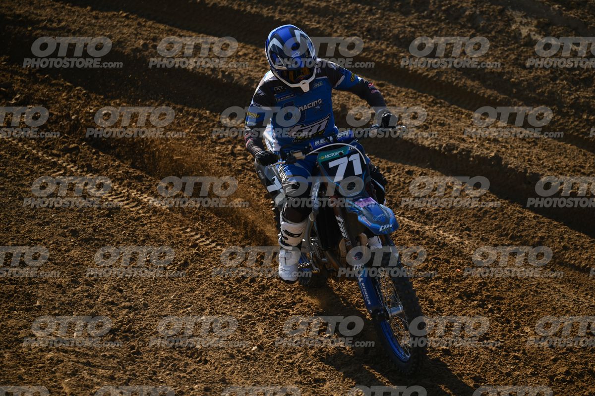 71 · DSH_3189