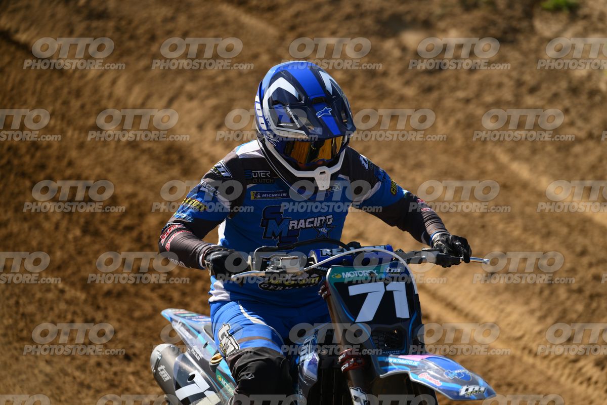 71 · DSH_3190