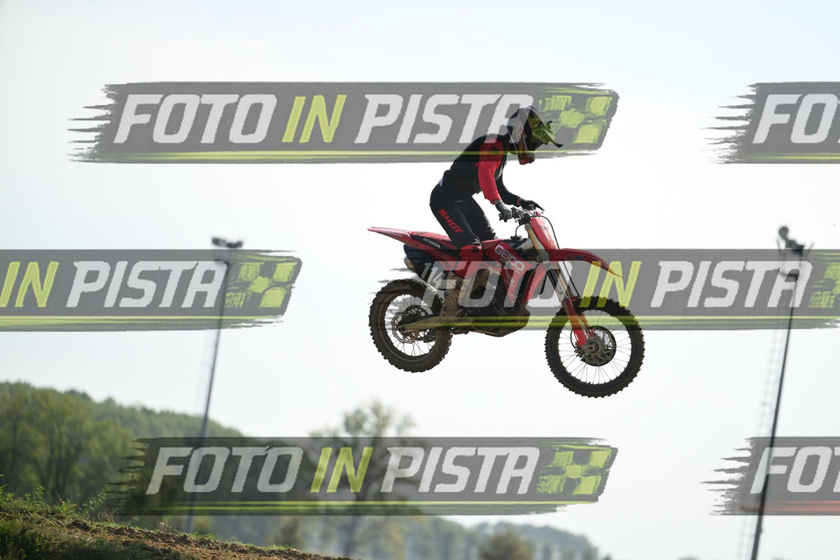 114 · DSH_3198