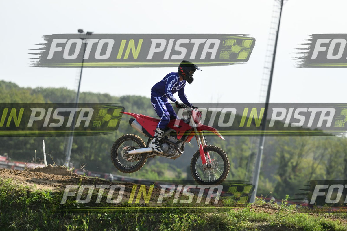 CRF - PURPLE SUITE BLACK HELMET · DSH_3309