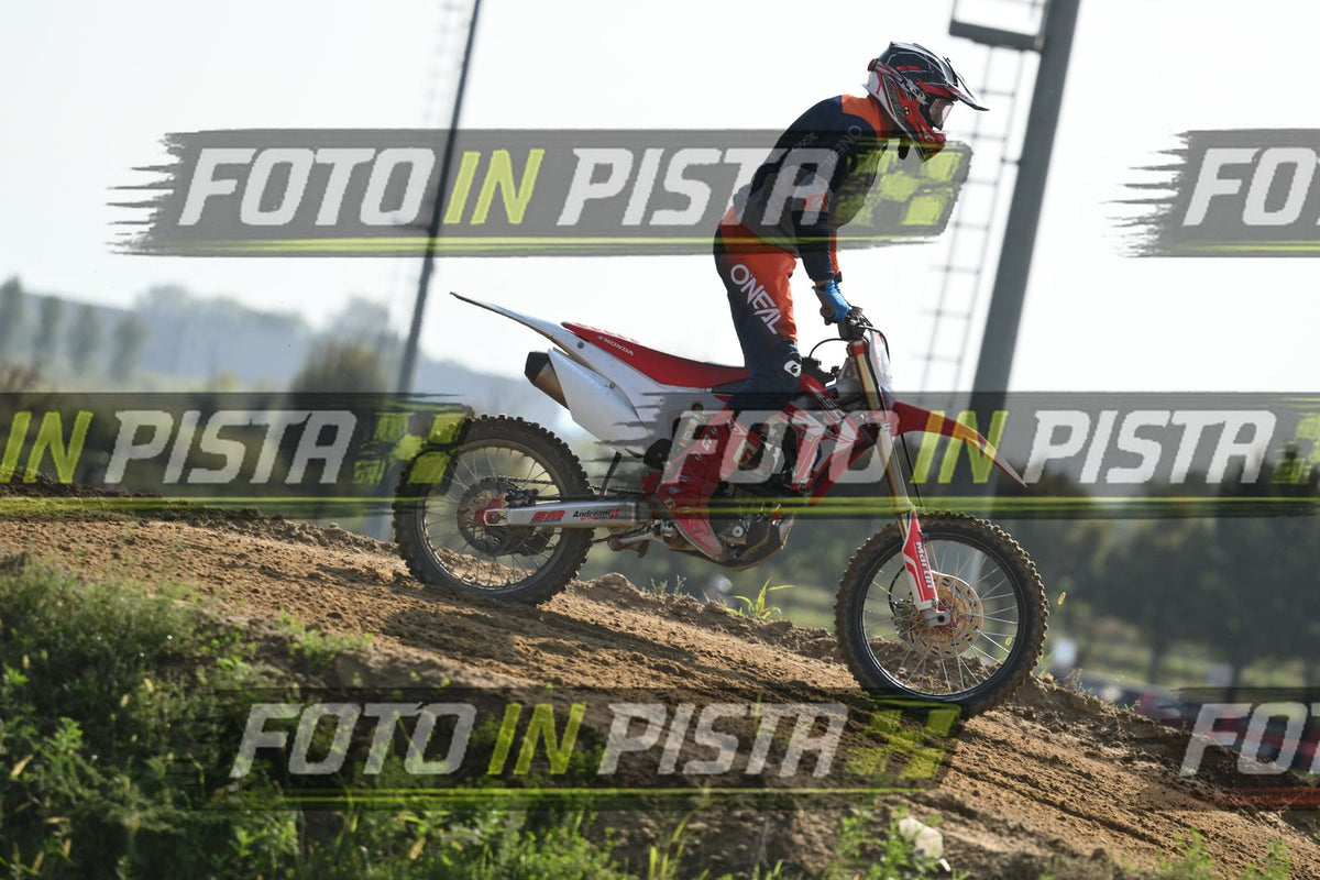 90 · DSH_3323