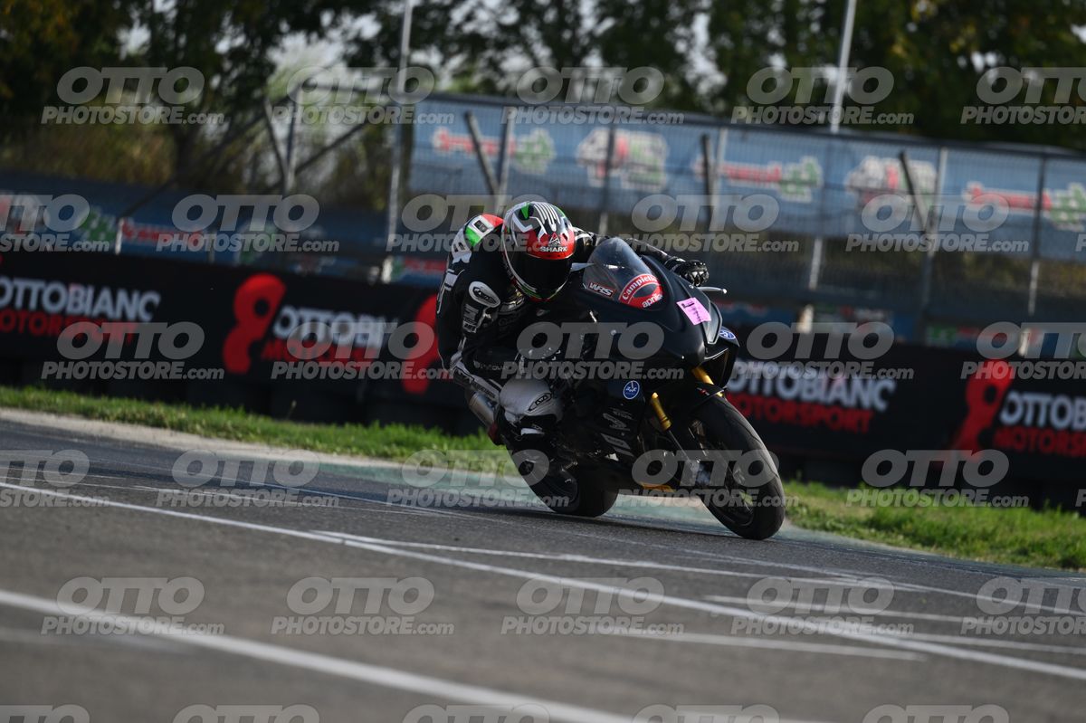 SUPERMOTO 68 · DSH_3372