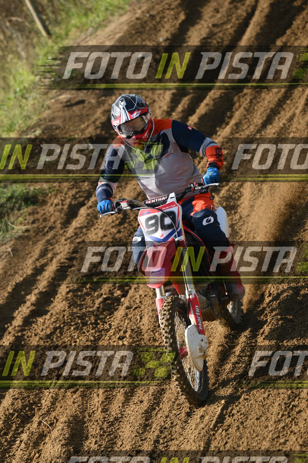 90 · DSH_3393