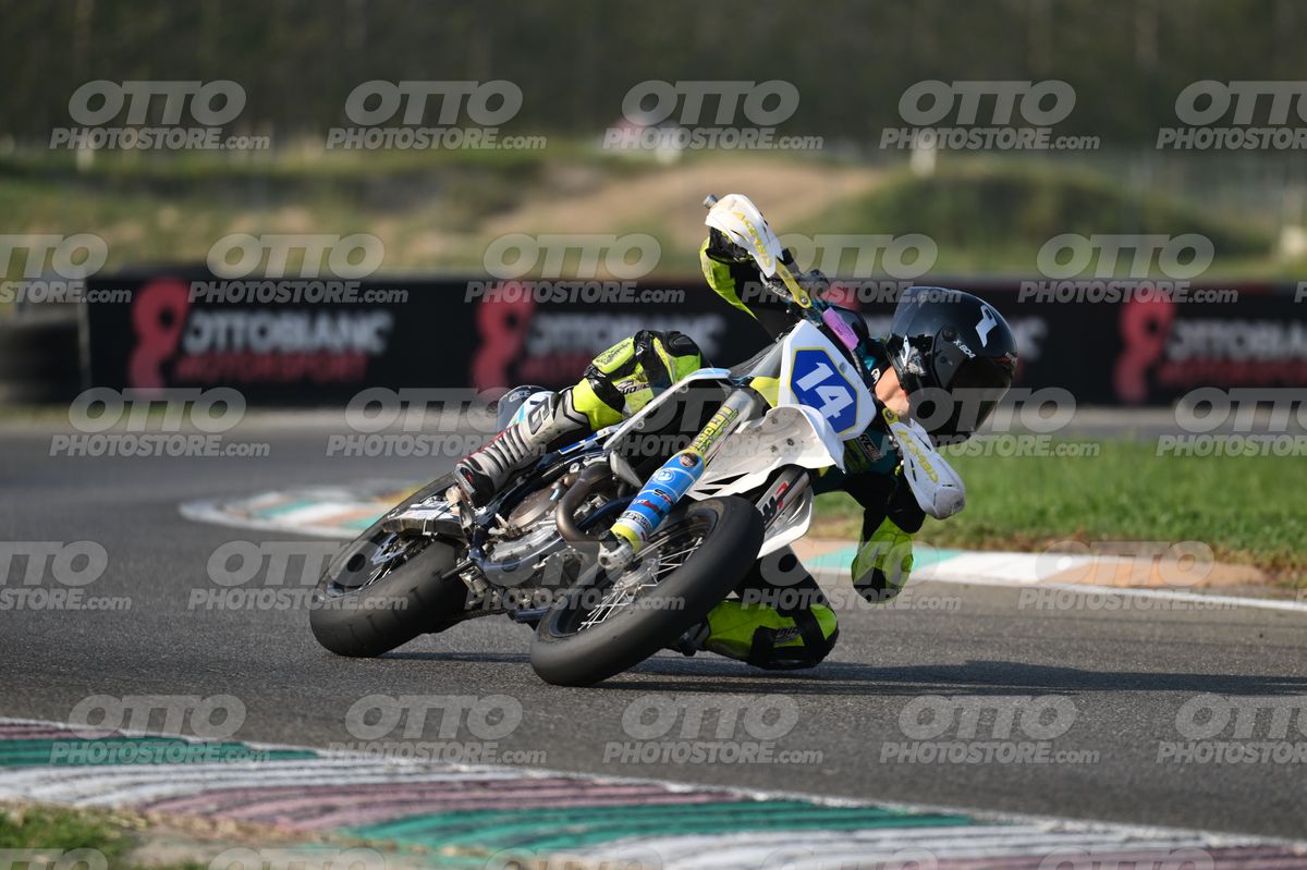 SUPERMOTO 14 · DSH_3400
