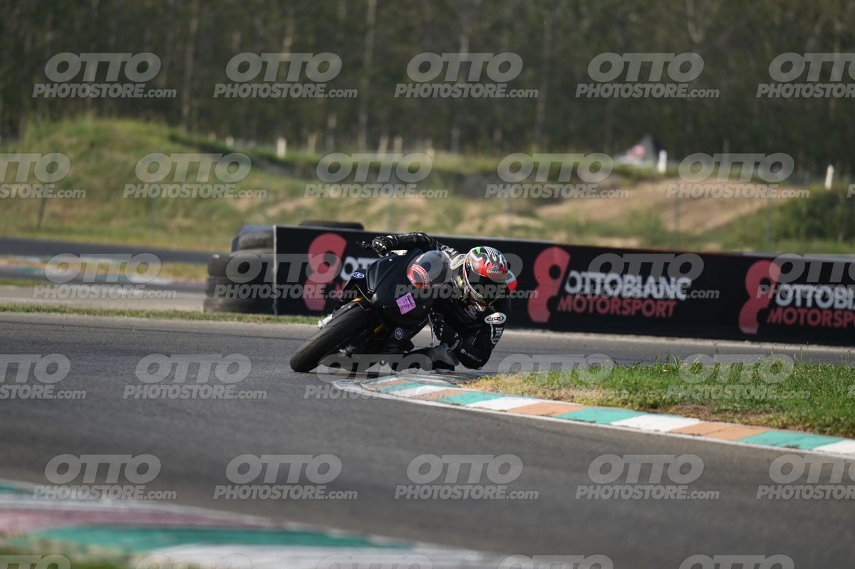 SUPERMOTO 68 · DSH_3403