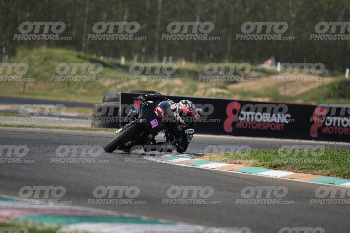 SUPERMOTO 68 · DSH_3404