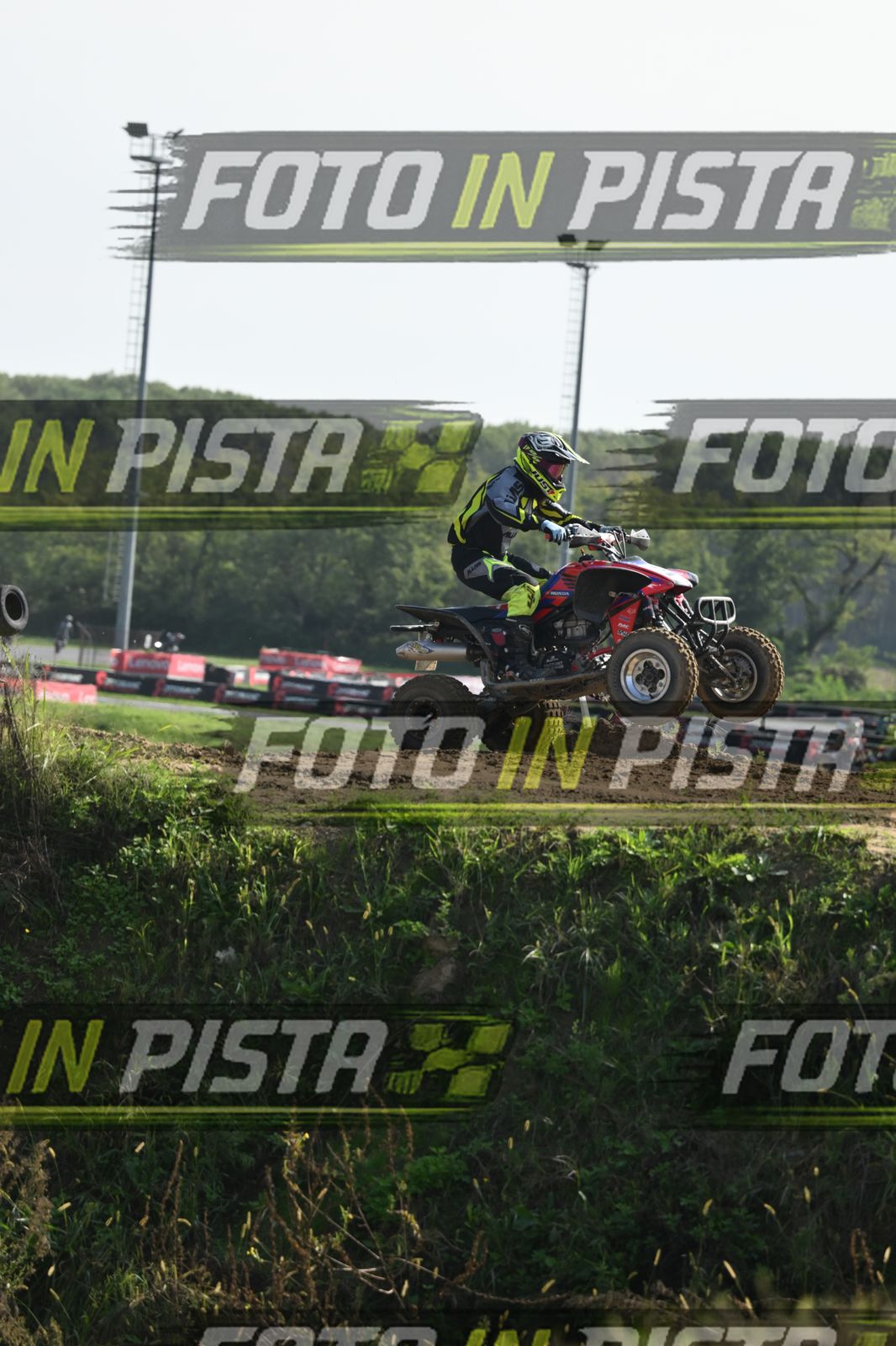 QUAD 3 · DSH_3442
