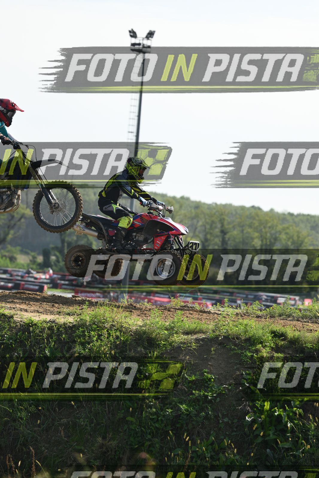QUAD 3 · DSH_3445