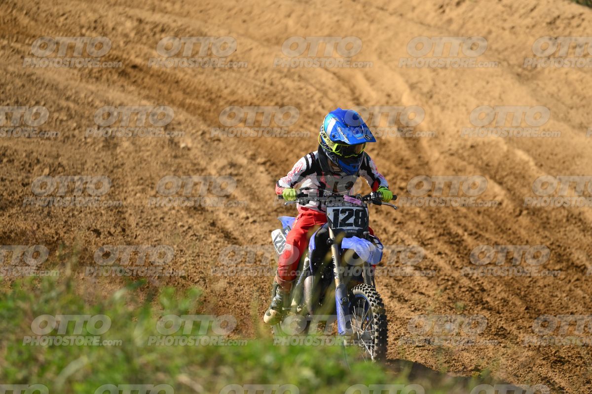 128 · DSH_3465