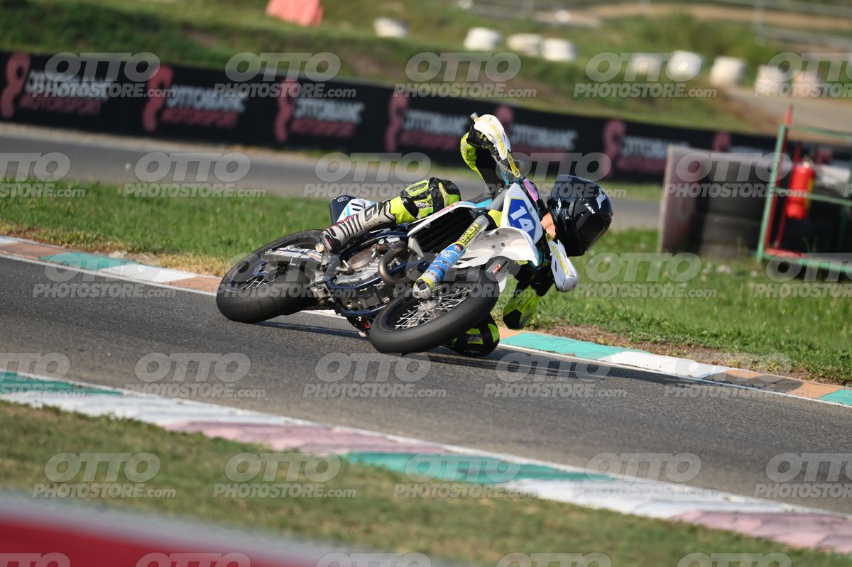 SUPERMOTO 14 · DSH_3485