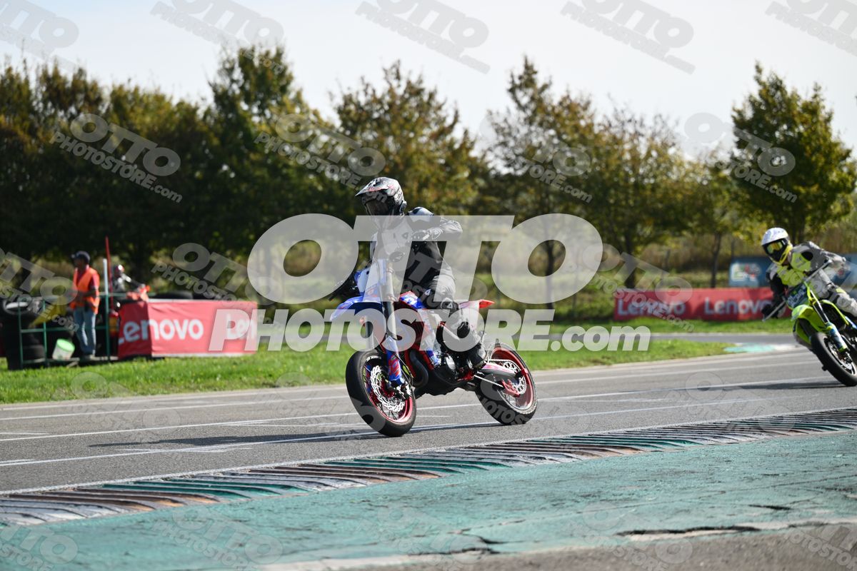 SUPERMOTO BETA RR RED BLUE - BLACK WHITE REV'IT LEATHER SUIT - BLACK GREY RED HELMET · DSH_3497