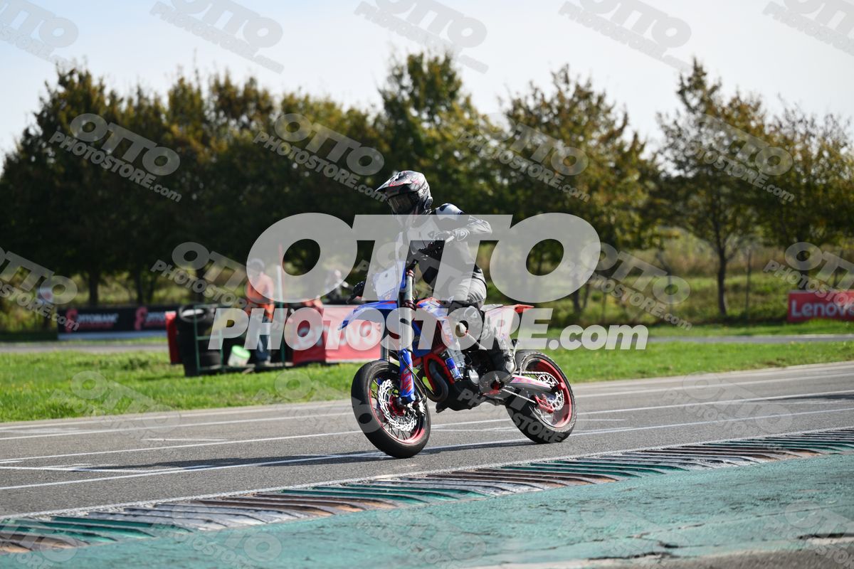 SUPERMOTO BETA RR RED BLUE - BLACK WHITE REV'IT LEATHER SUIT - BLACK GREY RED HELMET · DSH_3498
