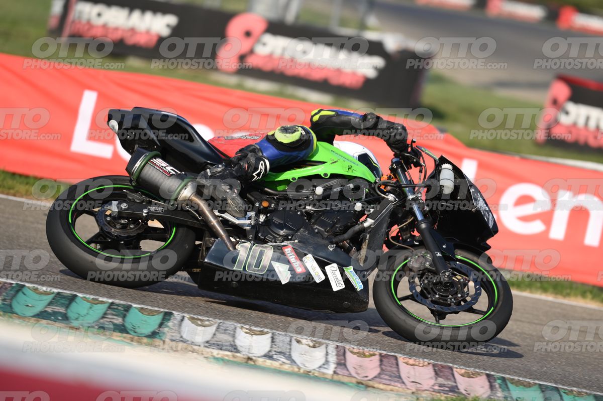 SUPERMOTO 10 · DSH_3502