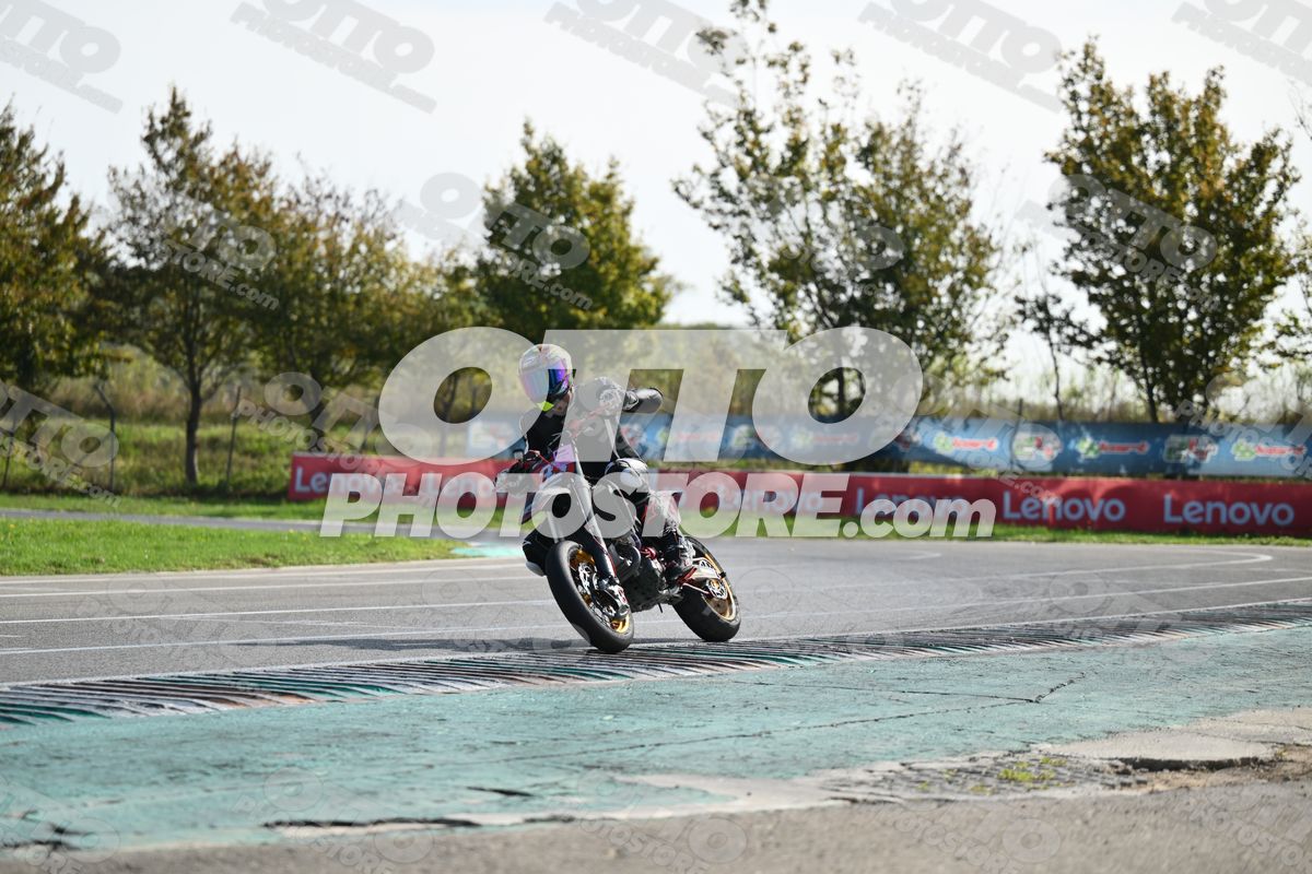 SUPERMOTO 33 · DSH_3515