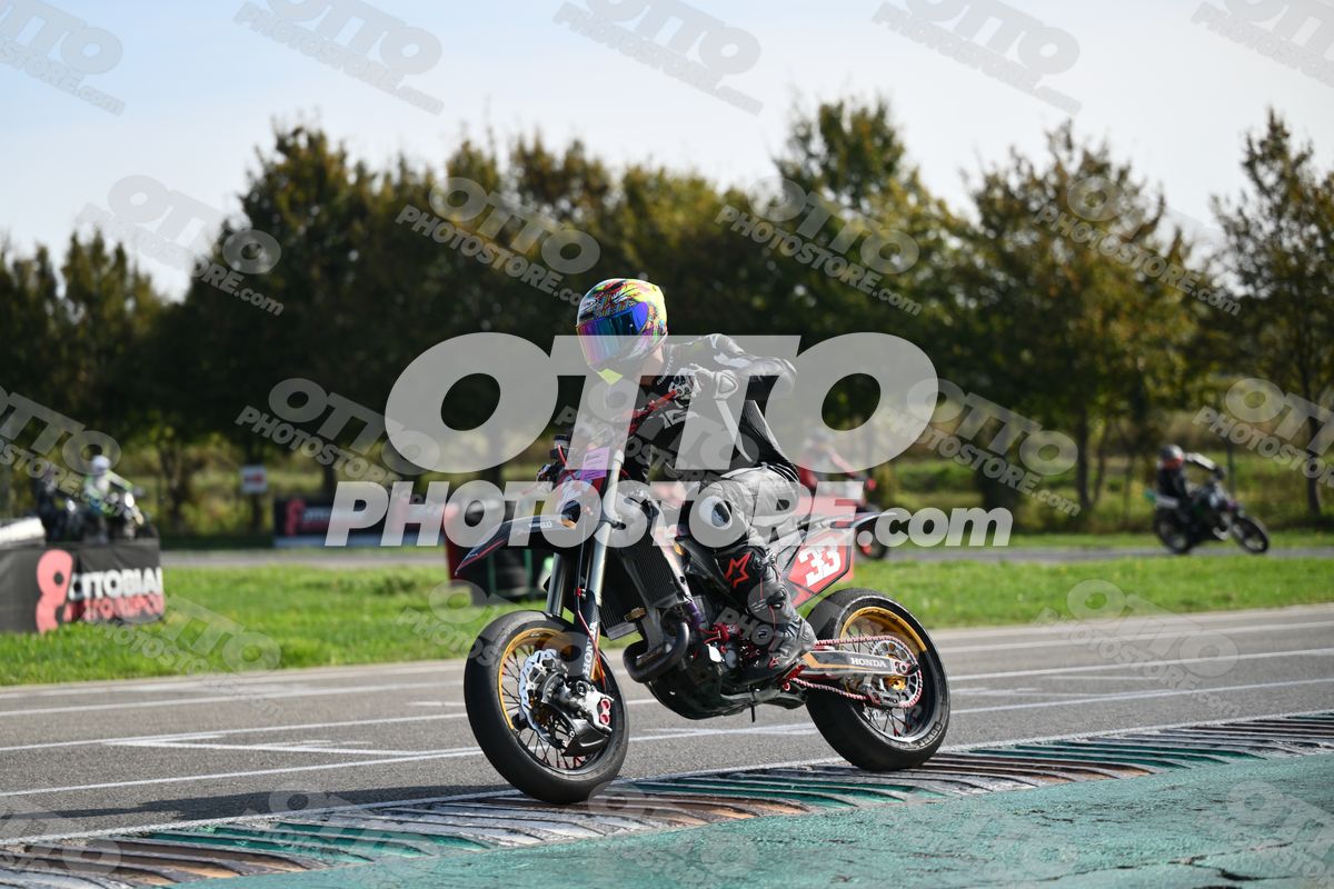 SUPERMOTO 33 · DSH_3520