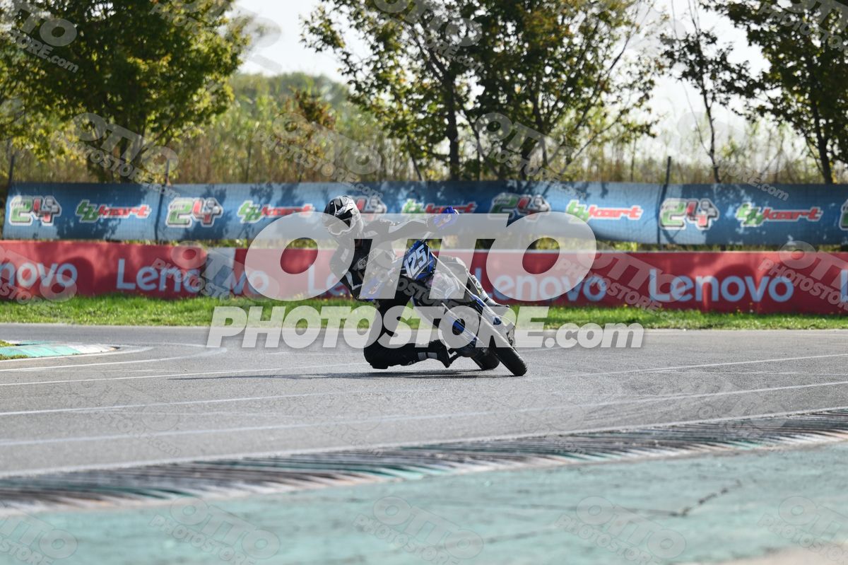 SUPERMOTO 125 · DSH_3564