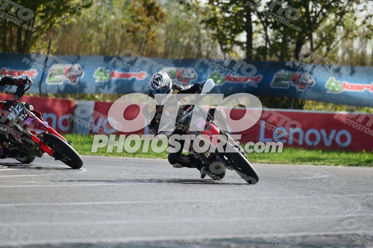 SUPERMOTO 21 RED SUPERMOTO - BLACK YELLOW SUIT - WHITE BLACK GREY HELMET · DSH_3586