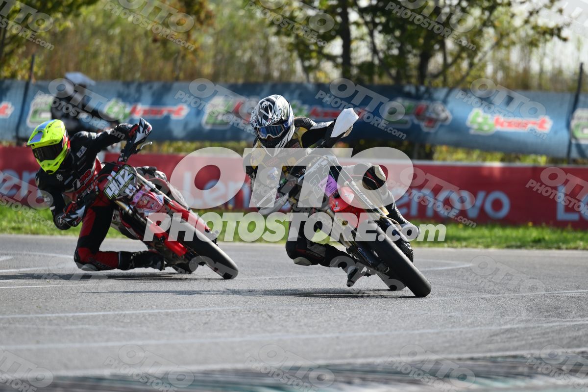 SUPERMOTO 21 RED SUPERMOTO - BLACK YELLOW SUIT - WHITE BLACK GREY HELMET · DSH_3588
