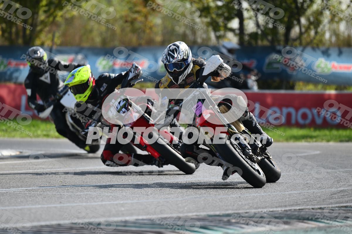 SUPERMOTO 21 RED SUPERMOTO - BLACK YELLOW SUIT - WHITE BLACK GREY HELMET · DSH_3591