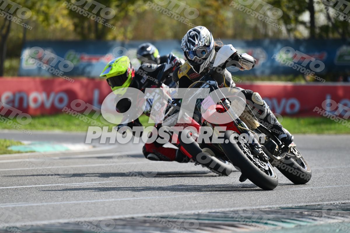 SUPERMOTO 21 RED SUPERMOTO - BLACK YELLOW SUIT - WHITE BLACK GREY HELMET · DSH_3593