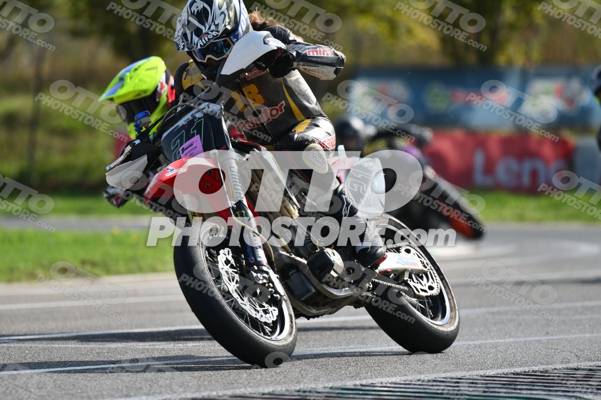 SUPERMOTO 21 RED SUPERMOTO - BLACK YELLOW SUIT - WHITE BLACK GREY HELMET · DSH_3597
