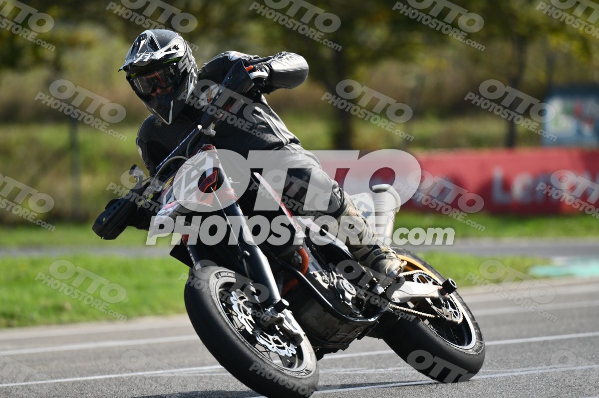 SUPERMOTO 75 · DSH_3608