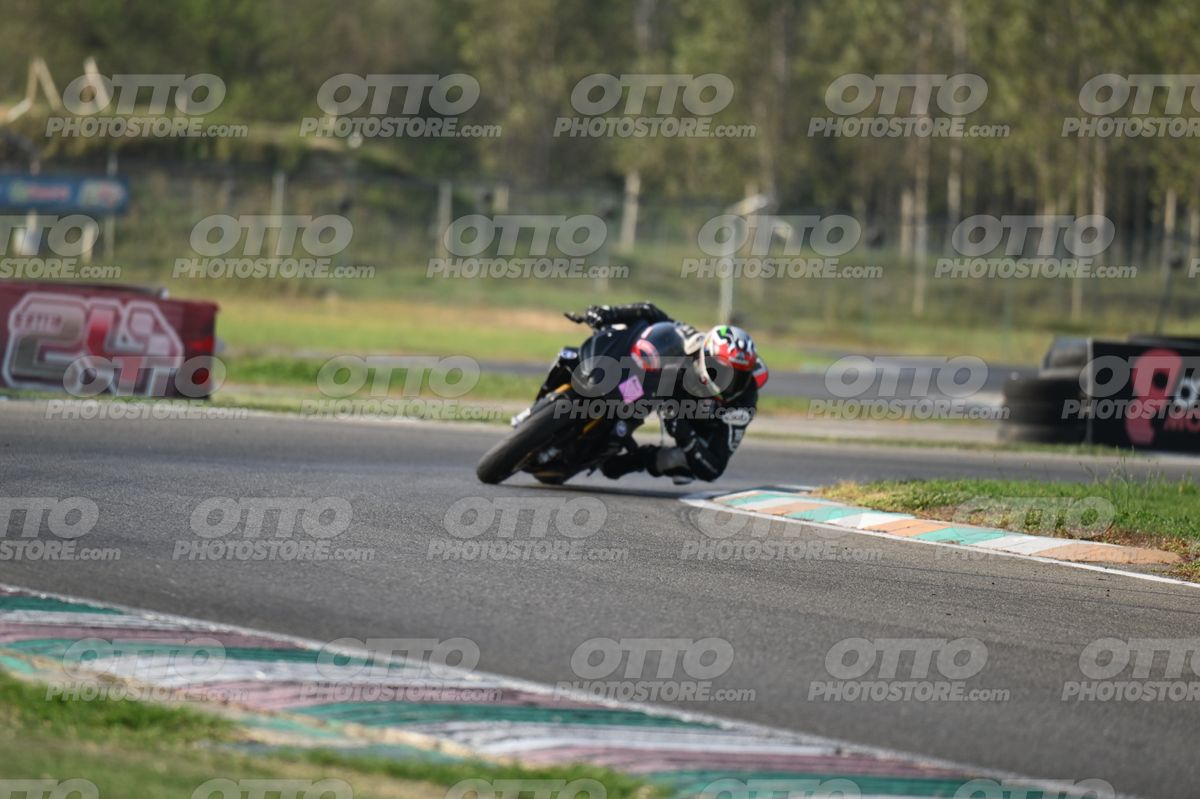 SUPERMOTO 68 · DSH_3608