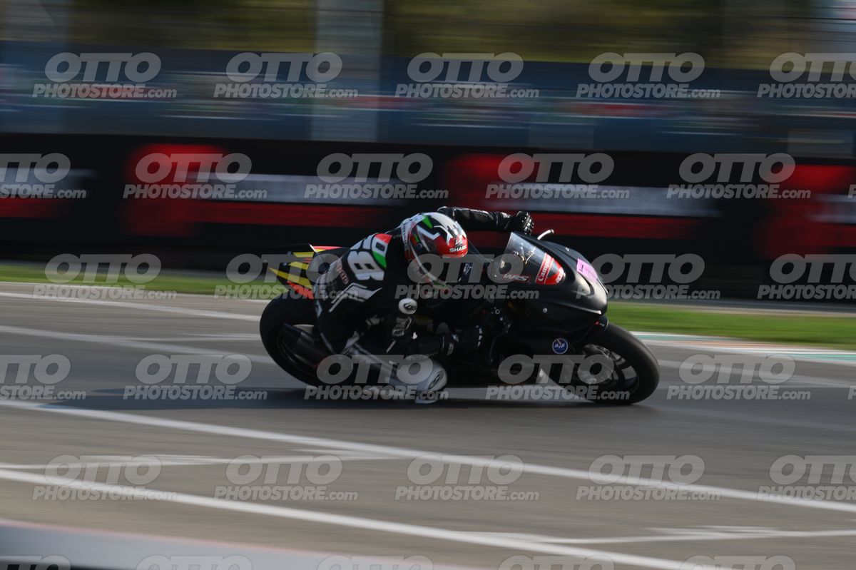 SUPERMOTO 68 · DSH_3654
