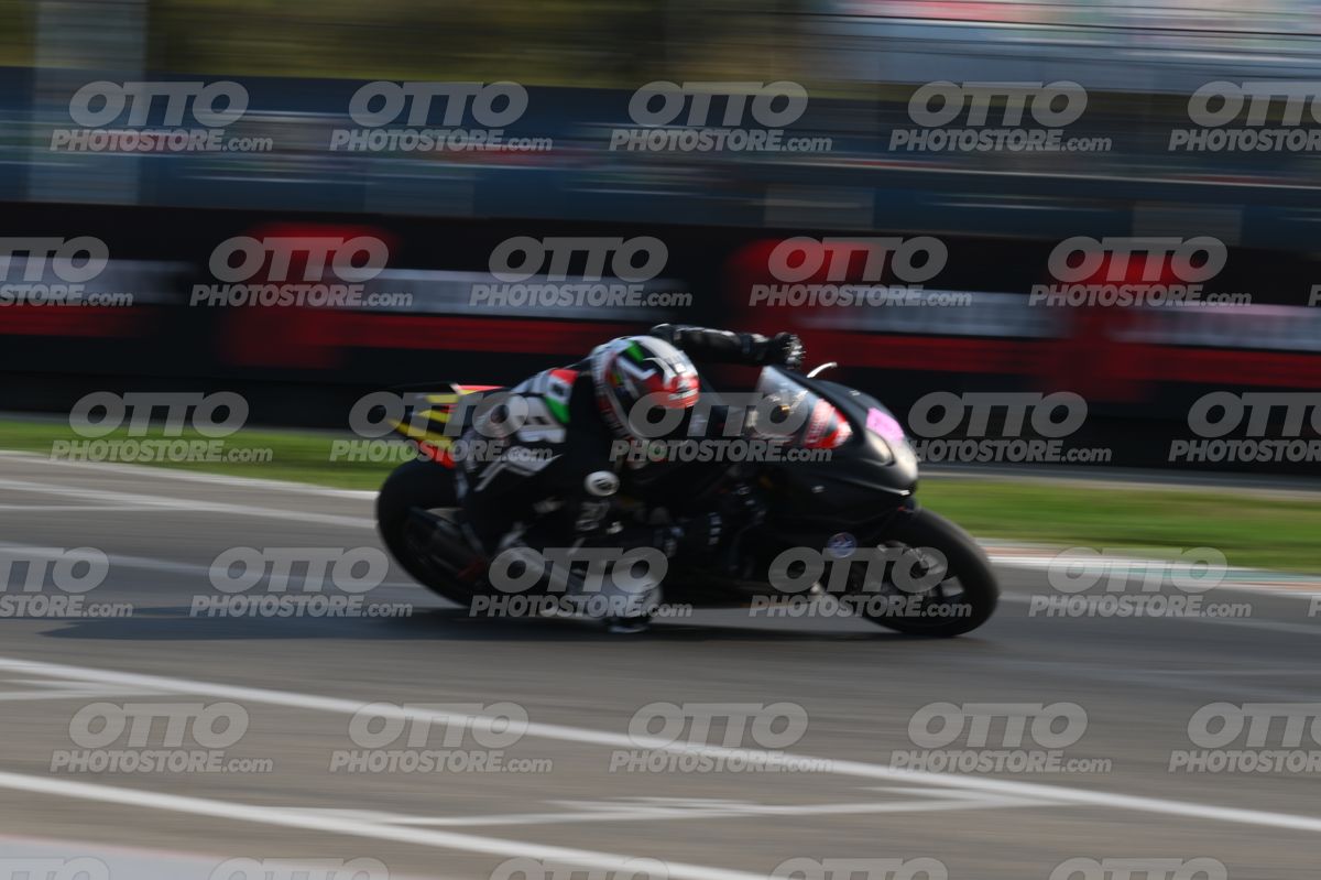 SUPERMOTO 68 · DSH_3655
