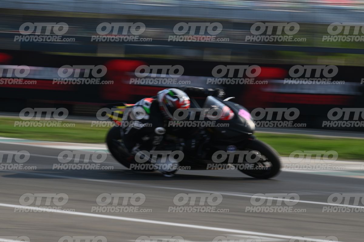 SUPERMOTO 68 · DSH_3657