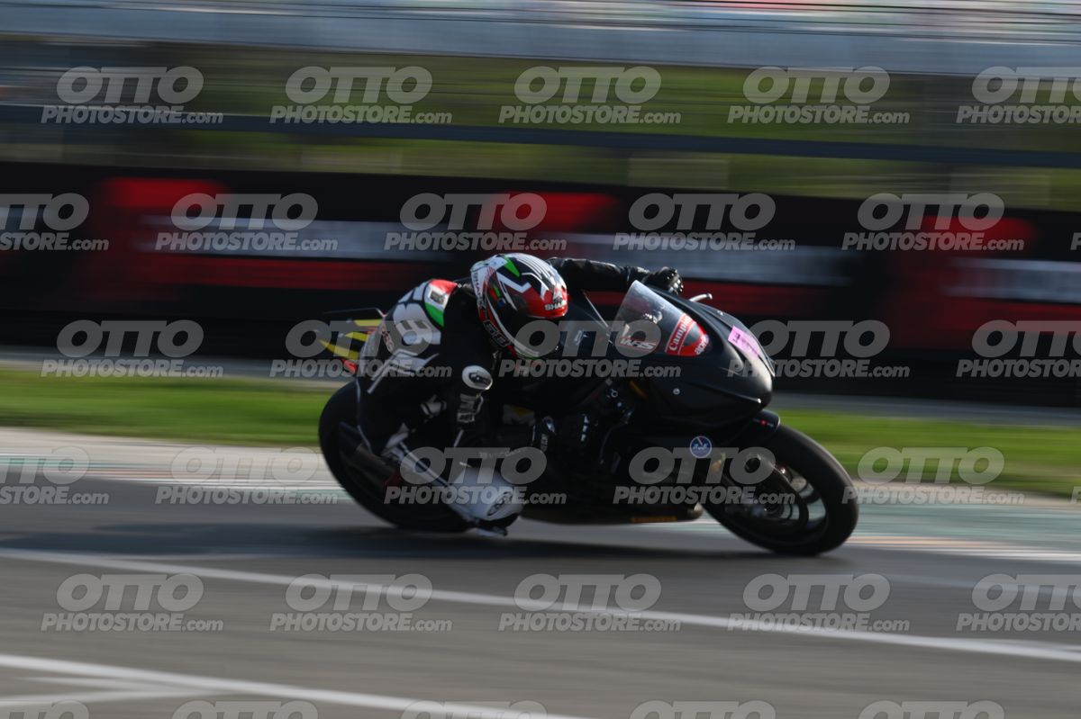 SUPERMOTO 68 · DSH_3658