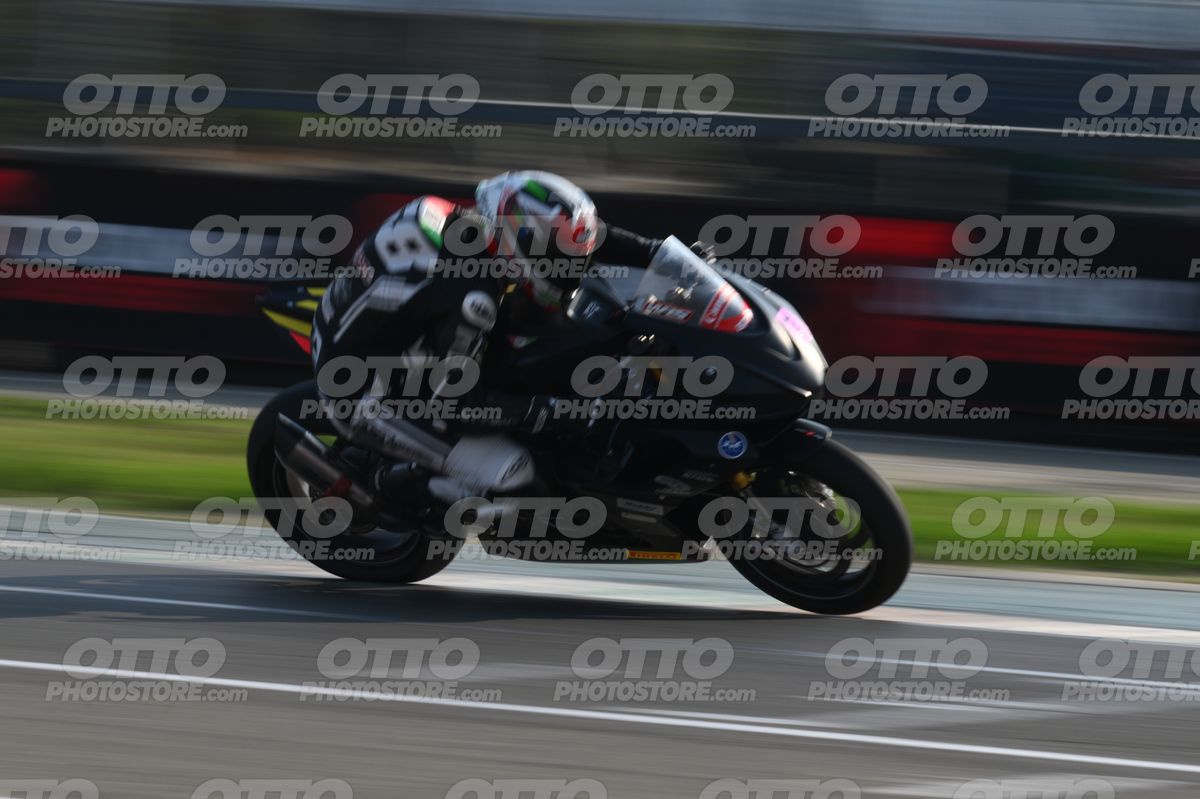 SUPERMOTO 68 · DSH_3660