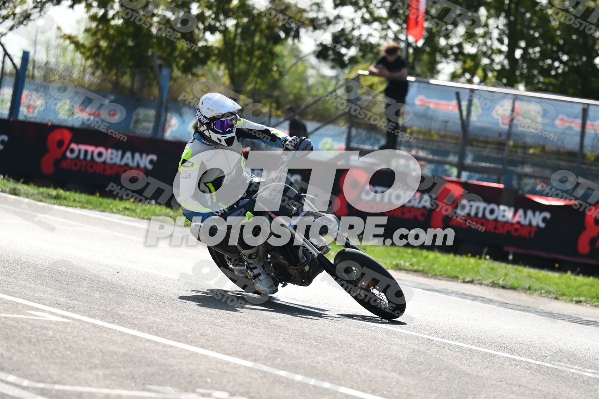 SUPERMOTO HUSQVARNA BLACK WHITE SUPERMOTO - WHITE BLUE FLUO YELLOW SUIT - WHITE HELMET · DSH_3662