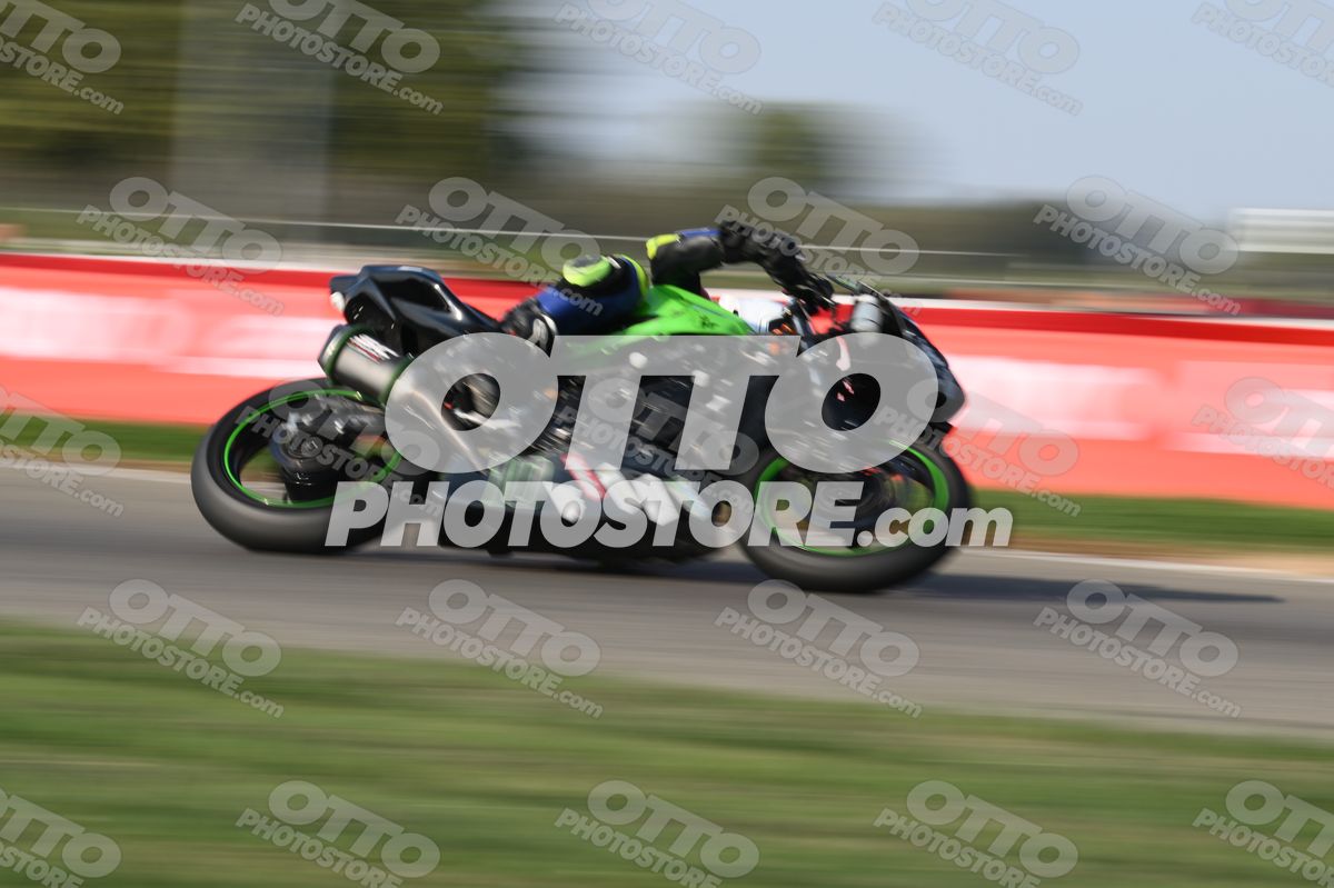 SUPERMOTO 10 · DSH_3676
